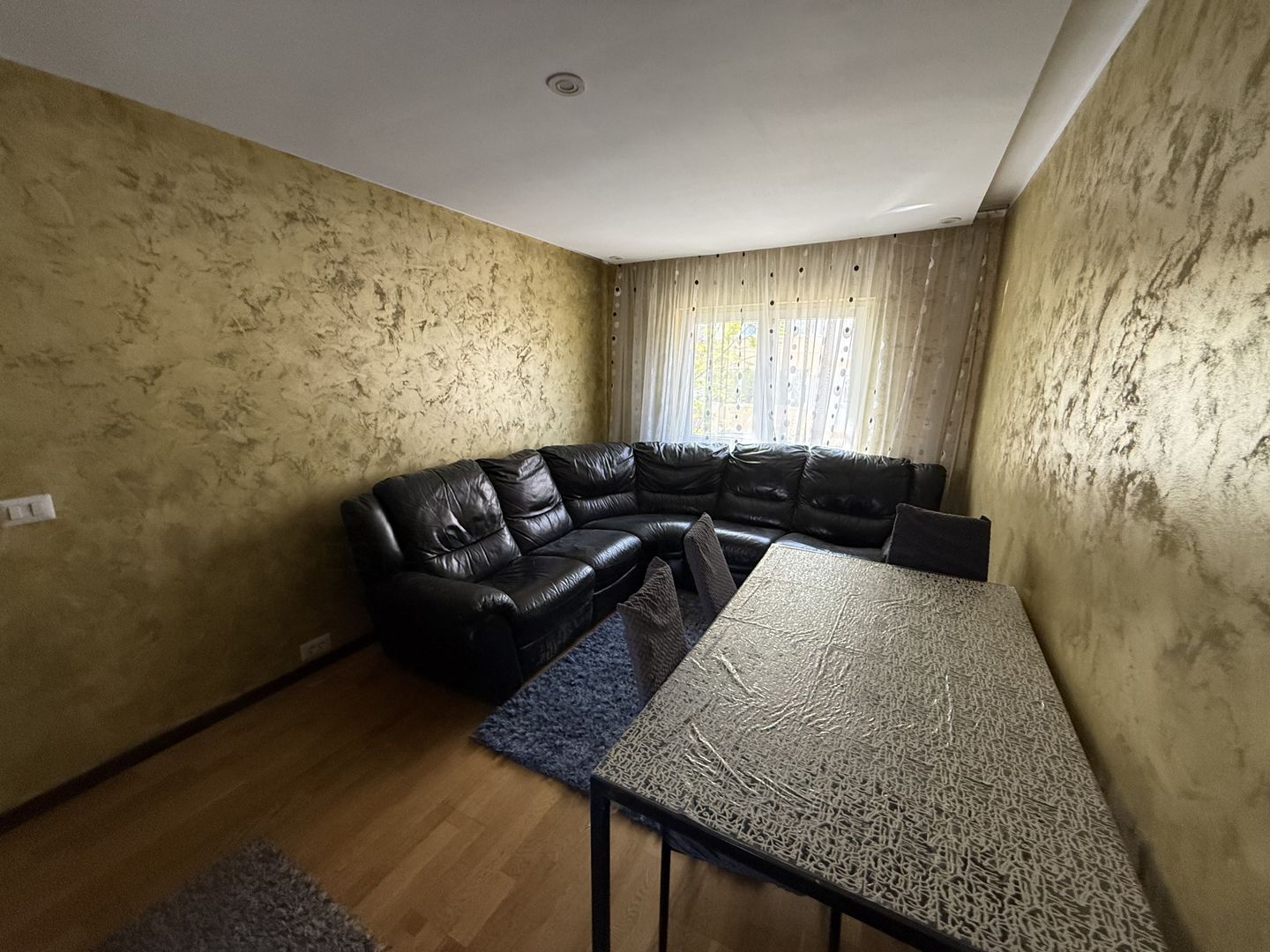 Apartament 3 camere | 100 mp | Zona Centrală | Etaj 1 | 450 €/lună - Poză 3