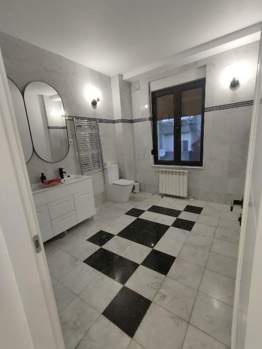 BDUL DACIA, PIATA GEMENI,  2 etaje SPATIU BIROURI - Poză 4