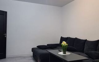 De vanzare apartament cu 3 camere, Piata Centrala, et. 3, 105.000 euro - Poză 2