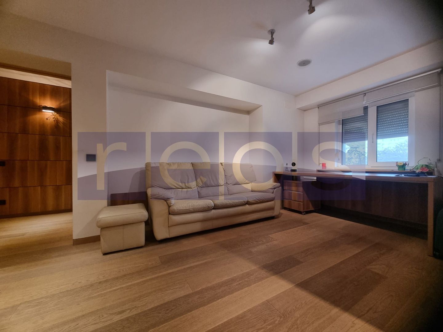 VANZARE 3 CAMERE SEMIDECOMANDAT - Mall Vitan - Poză 2