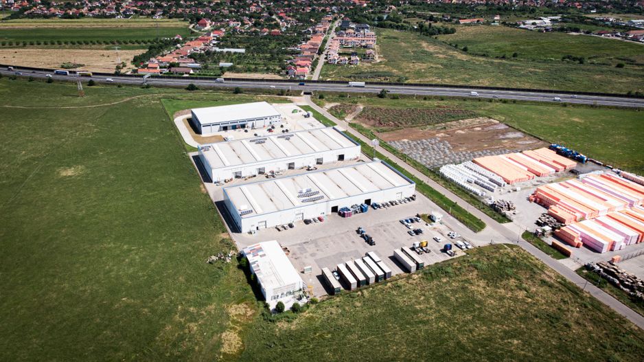 Parc industrial cu platformă betonată lângă A1 - Poză 14