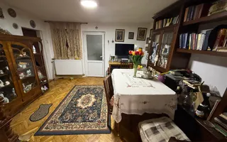 Casă corp C1 84mp + casă corp C2 51mp+garaj+ grădină și teren 889mp - Poză 11