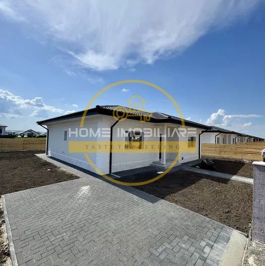 Casa 4 camere, 2 bai, incalzire in pardoseala, canalizare, Miroslava-Vorovesti - Poză 2