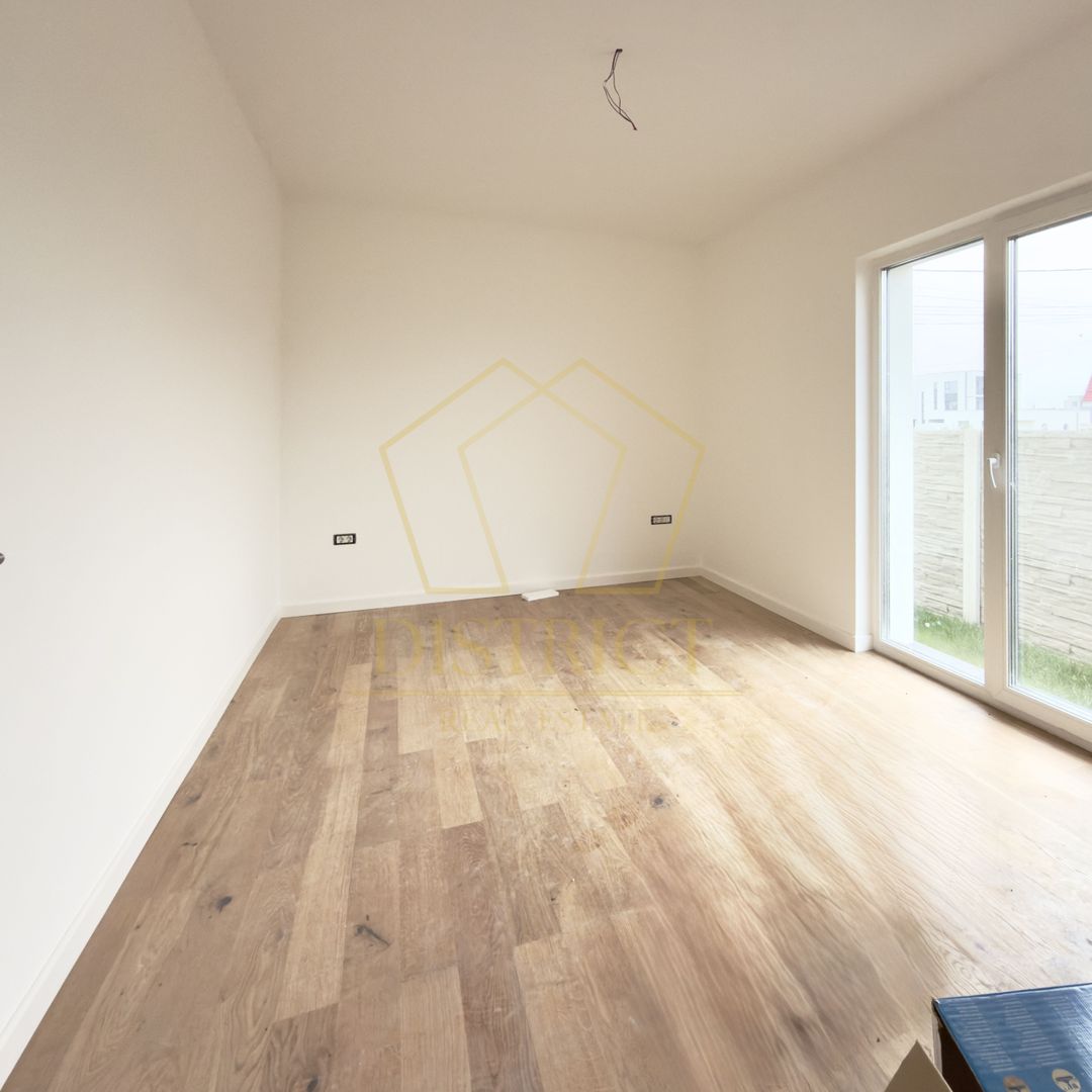 Com 0 | Duplex superb cu 5 camere despartit prin garaj | Dumbravita - Poză 3