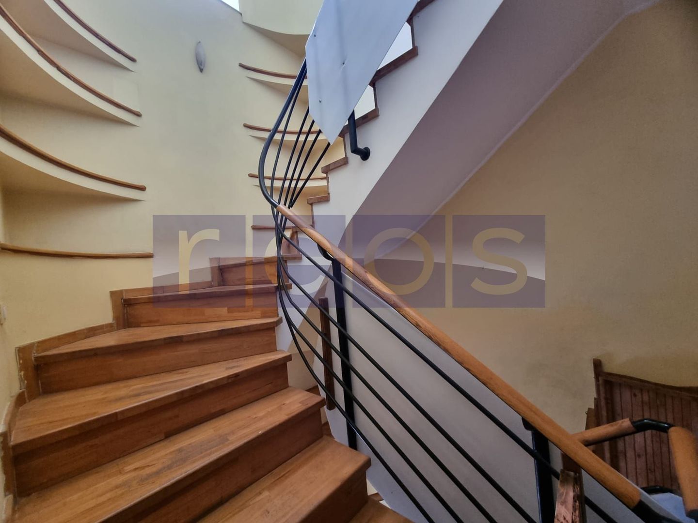 DE INCHIRIAT VILA  D+P+1+2 + CURTE | ZONA PARCUL CAROL - Poză 28