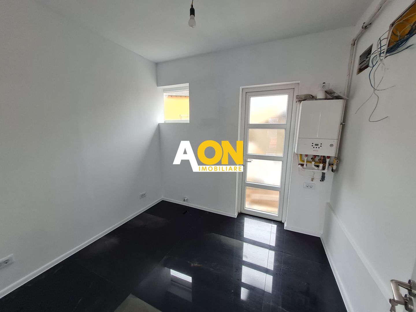 Spatiu Comercial 84 mp la Parter in Bloc Nou Construit - Poză 5