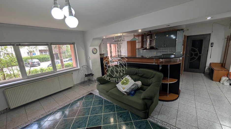 Apartament 4 camere 100 mp-balcon-parcare-beci-Central - Poză 2