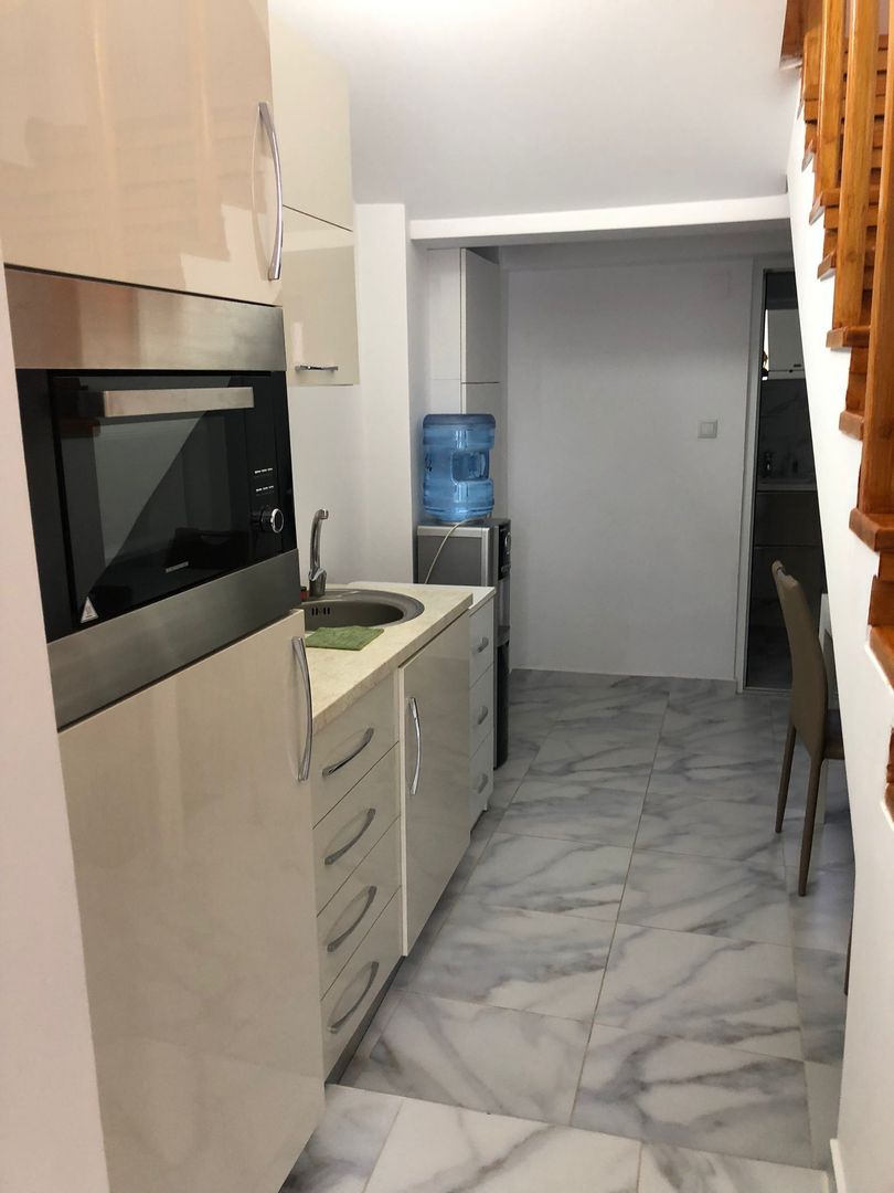 Casa de inchiriat   P+1E+M  - Piata Centrala - Poză 15