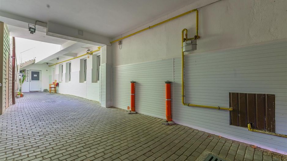 Casa cu spatiu comercial si 9 camere in zona istorica a Brasovului - Poză 5
