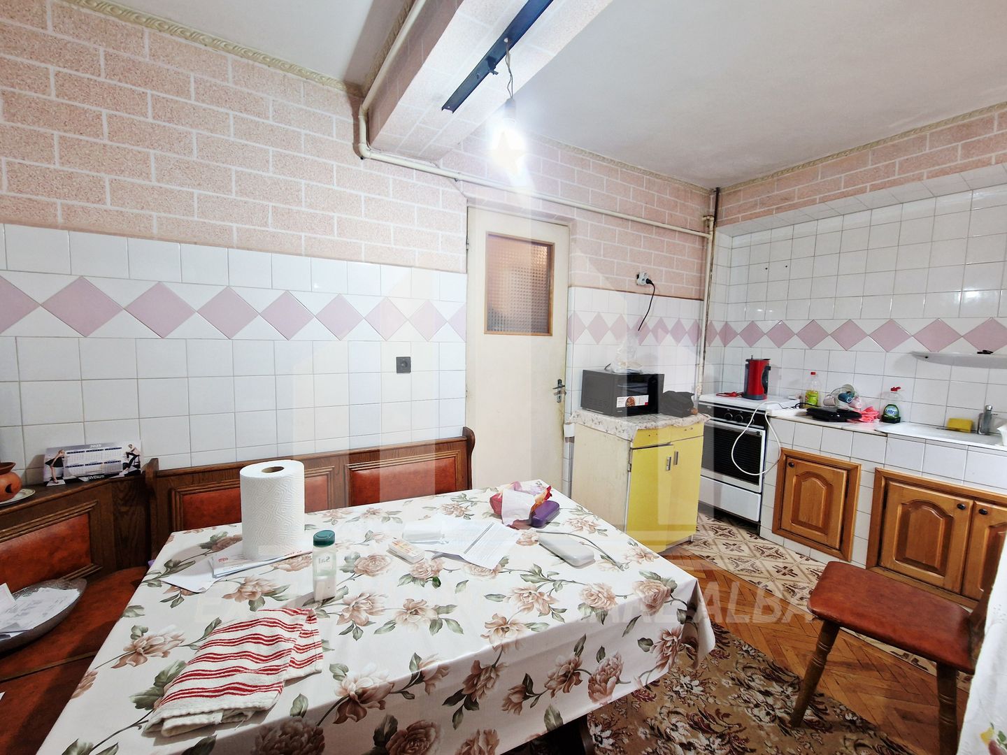 Apartament cu 3 camere decomandate in Cetate - Poză 5