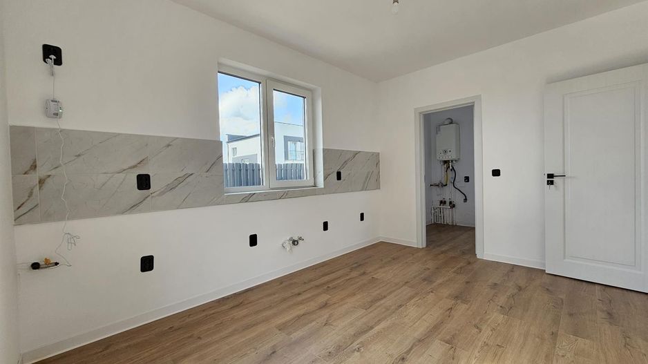 Casa Individuala cu 4 camere Sanpetru - Poză 3