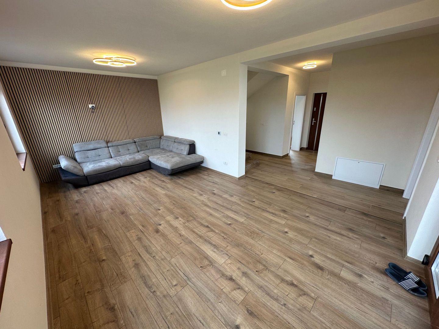 Duplex cu camera pe parter - Poză 1