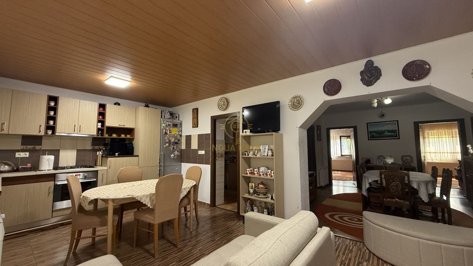 De vanzare Casa cu 4 camere si teren de 4.839mp/Utilata/Mobilata - Poză 1