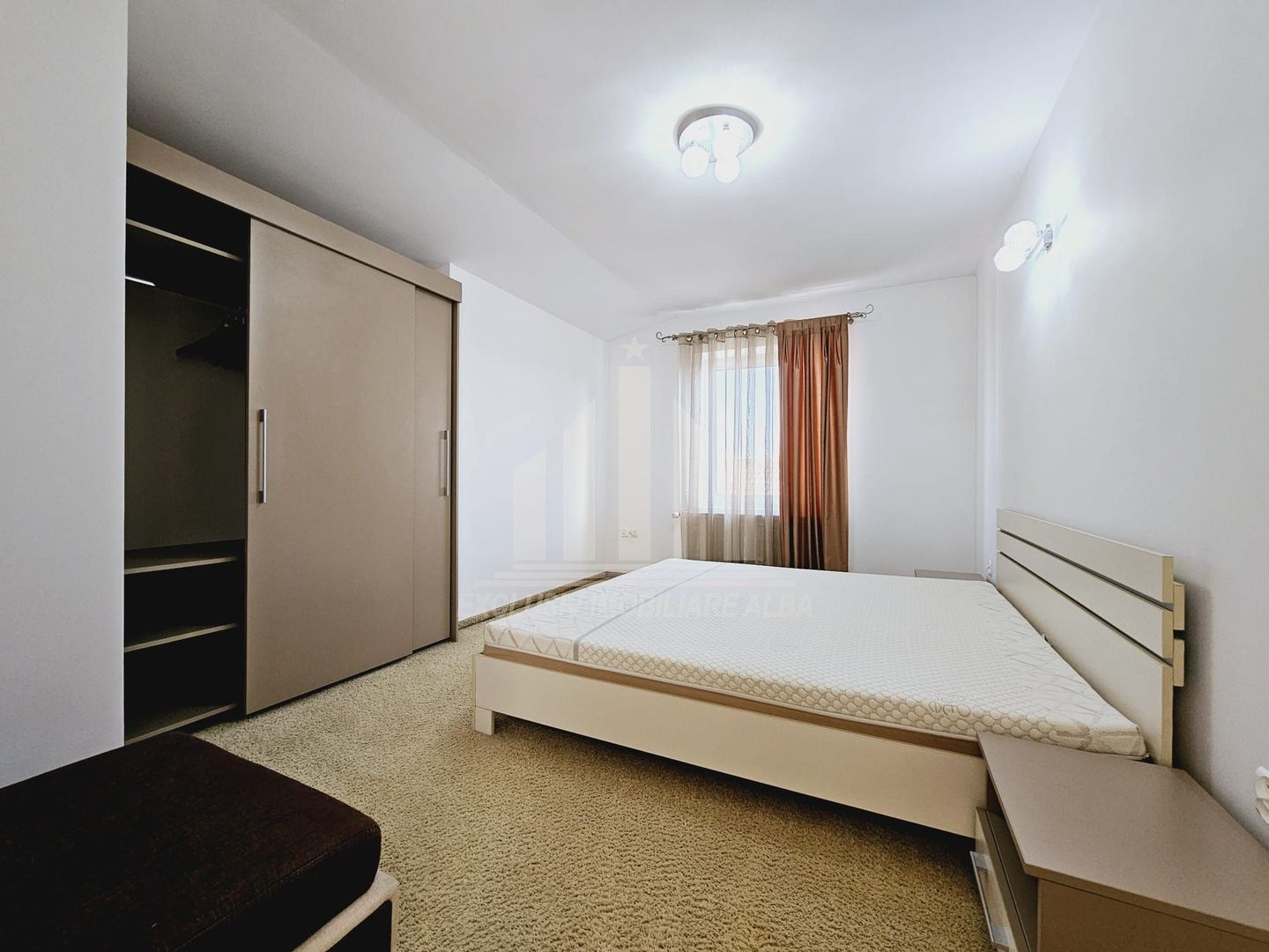 Apartament cu 3 camere decomandate, Cetate - Poză 7