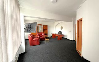 22 camere cu grup sanitar propriu-Sala conferinte-Central-Business - Poză 3