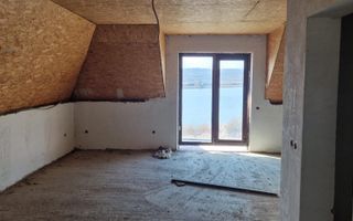 Vand vila la rosu cu teren 2700mp - Poză 10