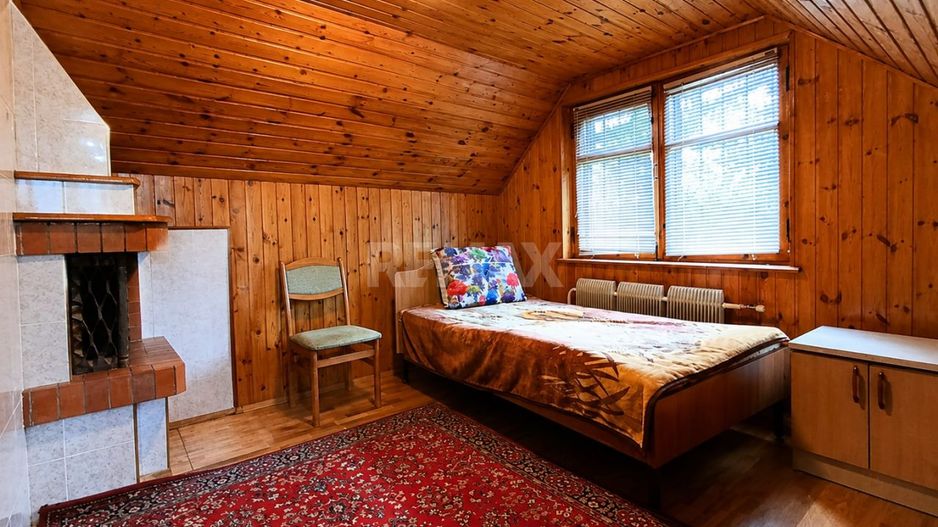Nu este doar o vilă. Este refugiul tău verde cu 38 ari și pădurice proprie! - Poză 19