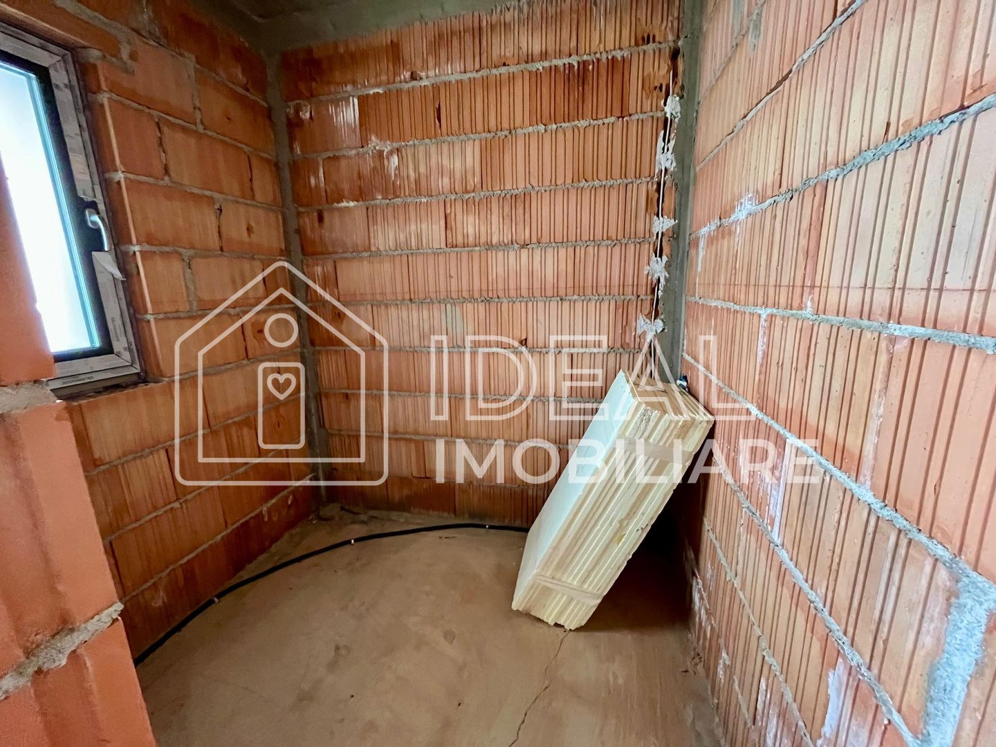Casa individuala - 125mpu și 270mp curte | Sura Mica - Poză 6