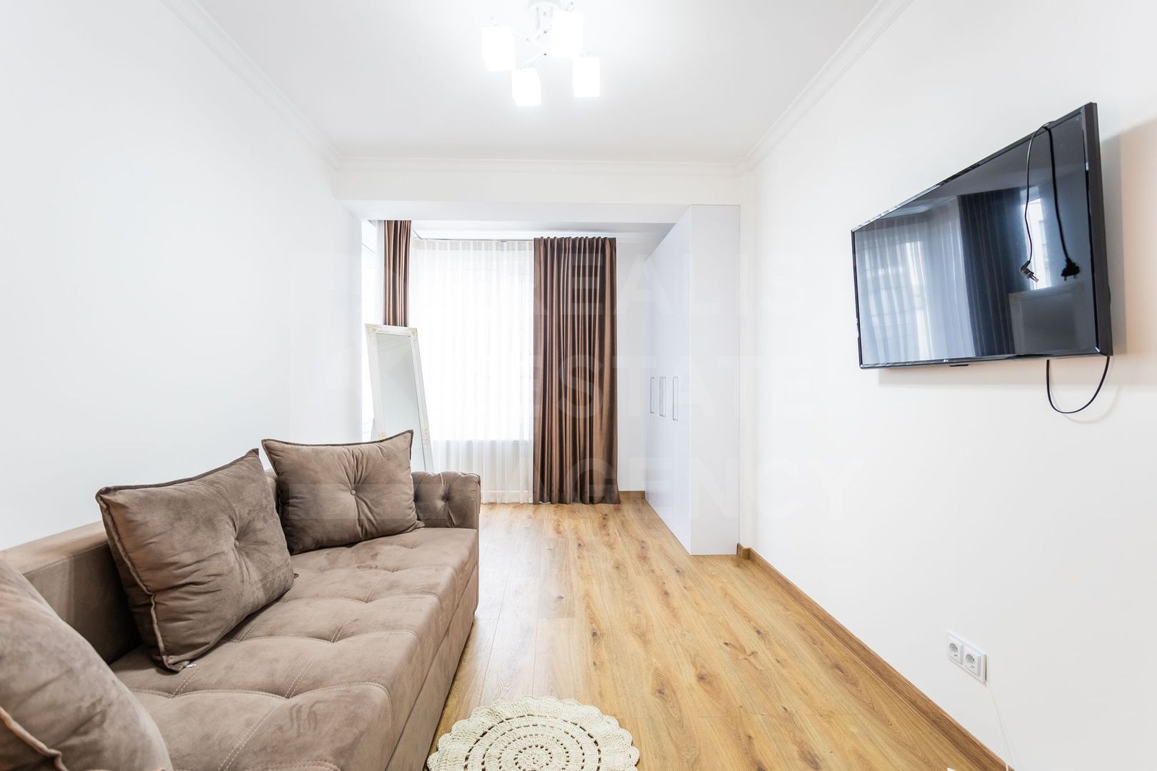 Chirie, apartament, 2 camere, strada Calea Ieşilor, Sculeni - Poză 5