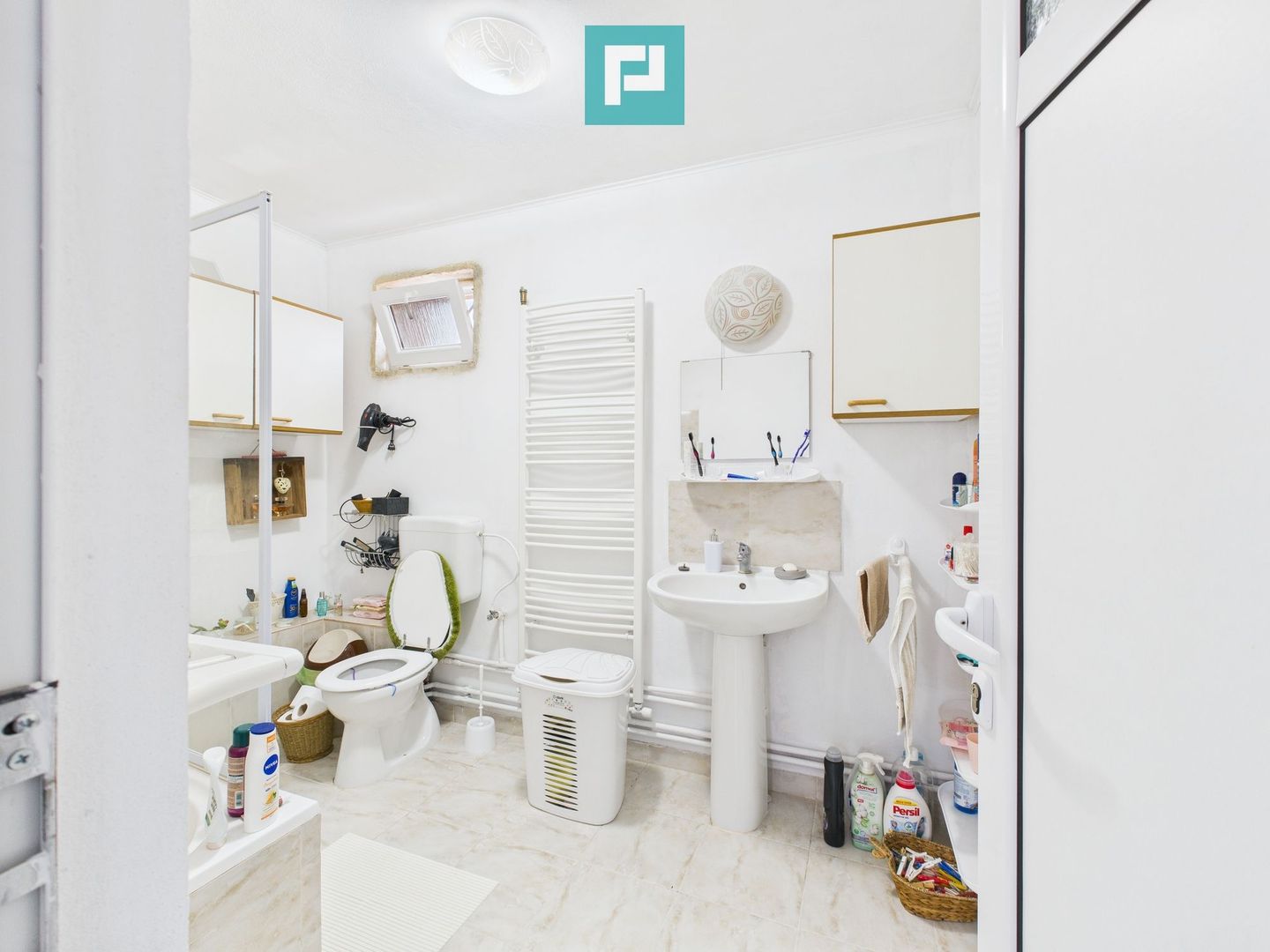 Casă cu 4 camere în Curtici pentru investiții - Poză 7