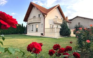 Casă spațioasă și elegantă cu teren  – Sânpetru - Poză 2