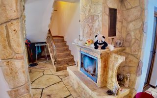 Casa de vanzare in Targoviste - 5 camere, 2 garaje, teren generos - Poză 8