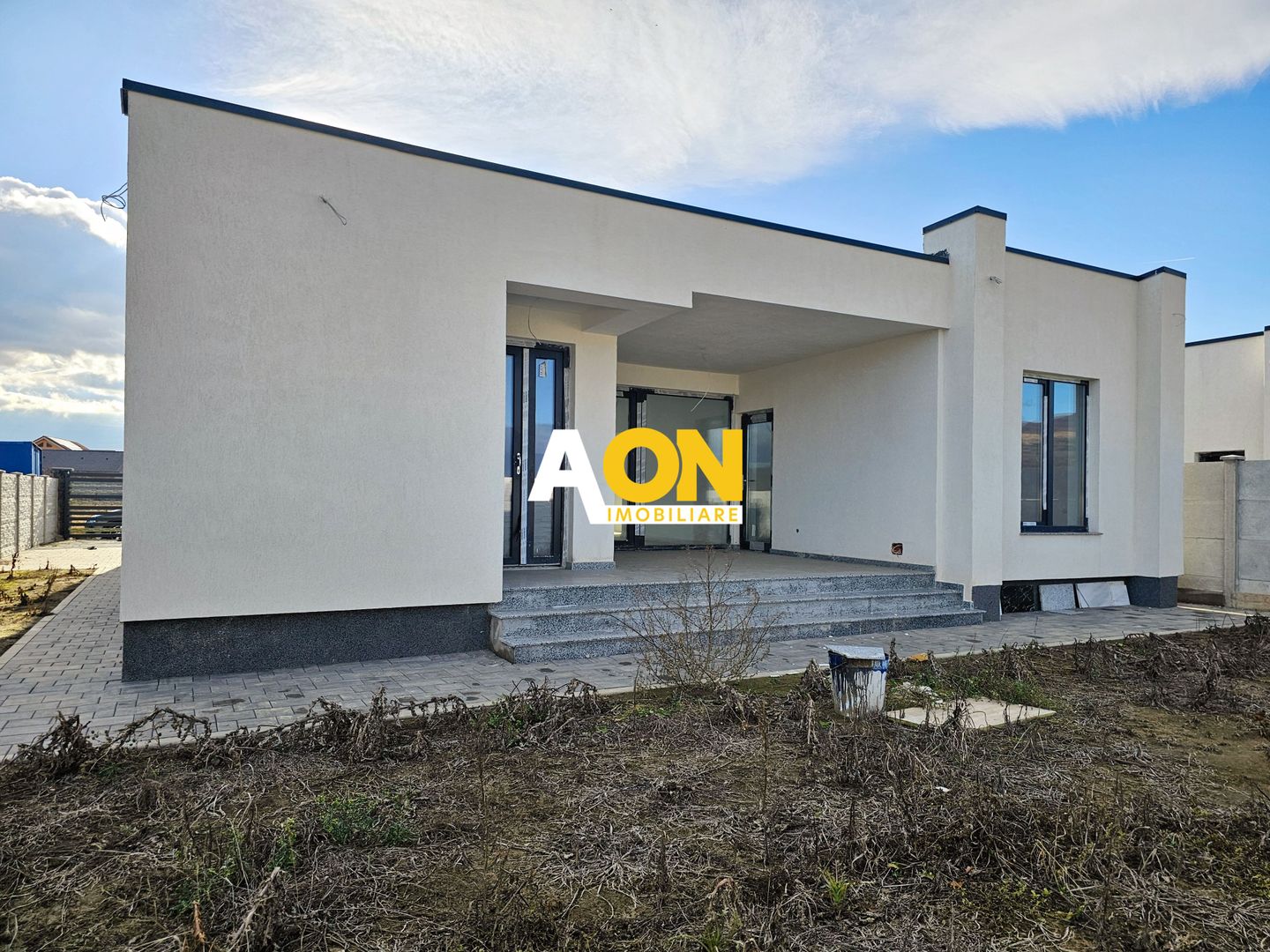 Casa individuala de vanzare, 4 camere, 2 bai, 448mp teren - Poză 2
