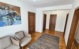 Casă deosebită, cu 5 camere, cu teren de 1132 mp – Cisnădioara - Poză 11