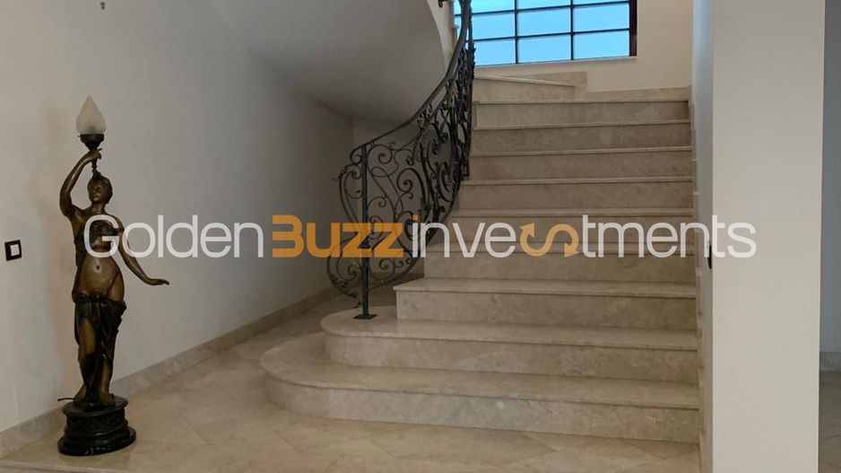 Vilă Individuala spațioasă | Locație premium - Poză 15