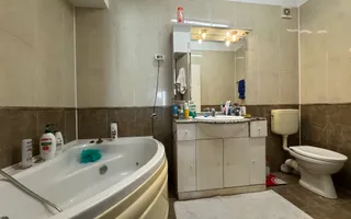 Apartament Elegant de Închiriat – 5 Camere/ 3 Băi, *Arcul de Triumf* - Poză 48