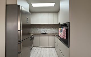 3 camere/ 2 bai/ balcon  – Zona Piata 1 Mai - Poză 1