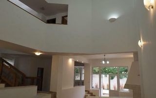 Vilă Generoasă de Vânzare – Piața Domenii, Locație Excelentă - Poză 3