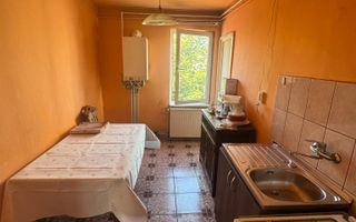 Apartament cu 3 camere, 66 mp, decomandat, Zona Fortuna - Poză 7