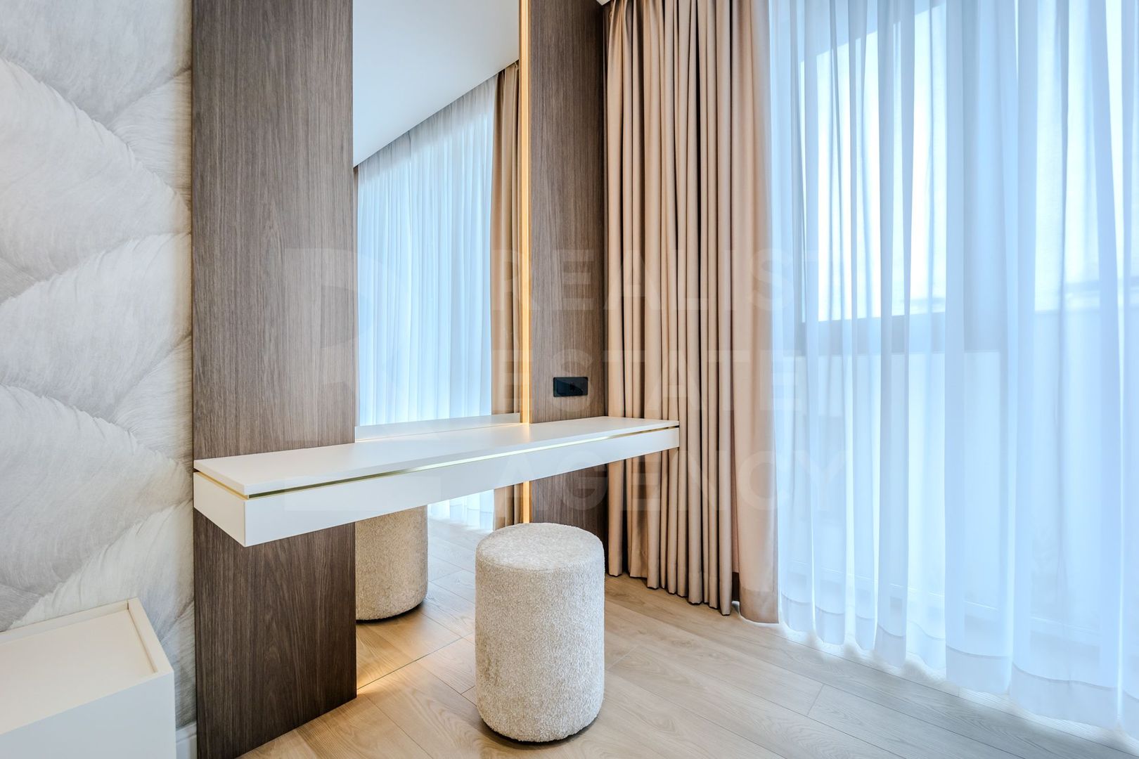 Chirie, apartament, 4 camere, Strada Universității, Centru - Poză 14