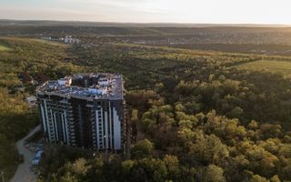Vânzare, apartament 2 camere + living, str. Grenoble, Botanica - Poză 3