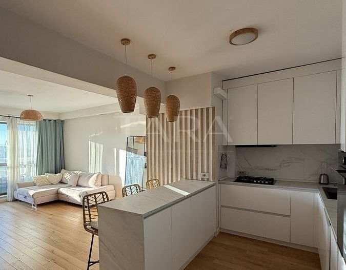 Apartament de lux cu terasă și priveliște - Poză 2