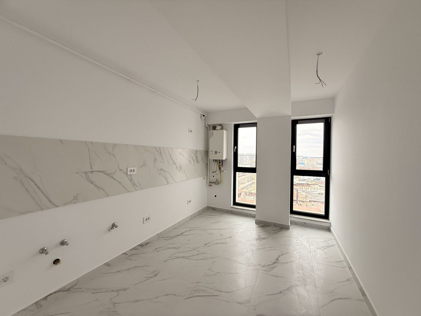 3 camere Parcul Carol 85 mp vedere panoramica - Poză 13