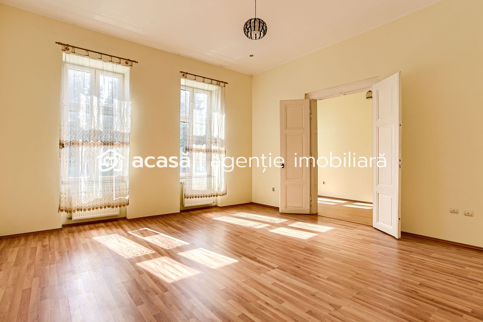 Rezervat Apartament ideal pentru afacerea ta, cu vedere la Bulevard - Poză 2
