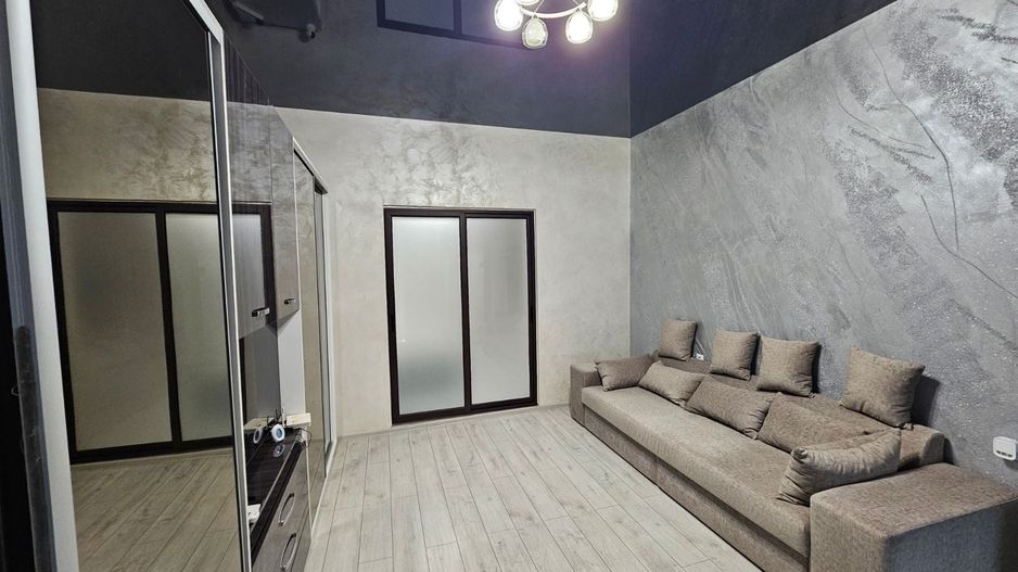 De vanzare - Casa 2 camere, renovata - singur in curte -Piata Centrala - Poză 5