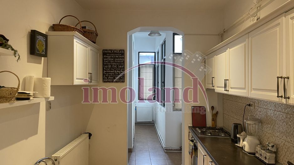 Apartament spectaculos de 4 camere într-o vilă cu farmec istoric pta Victoriei - Poză 11