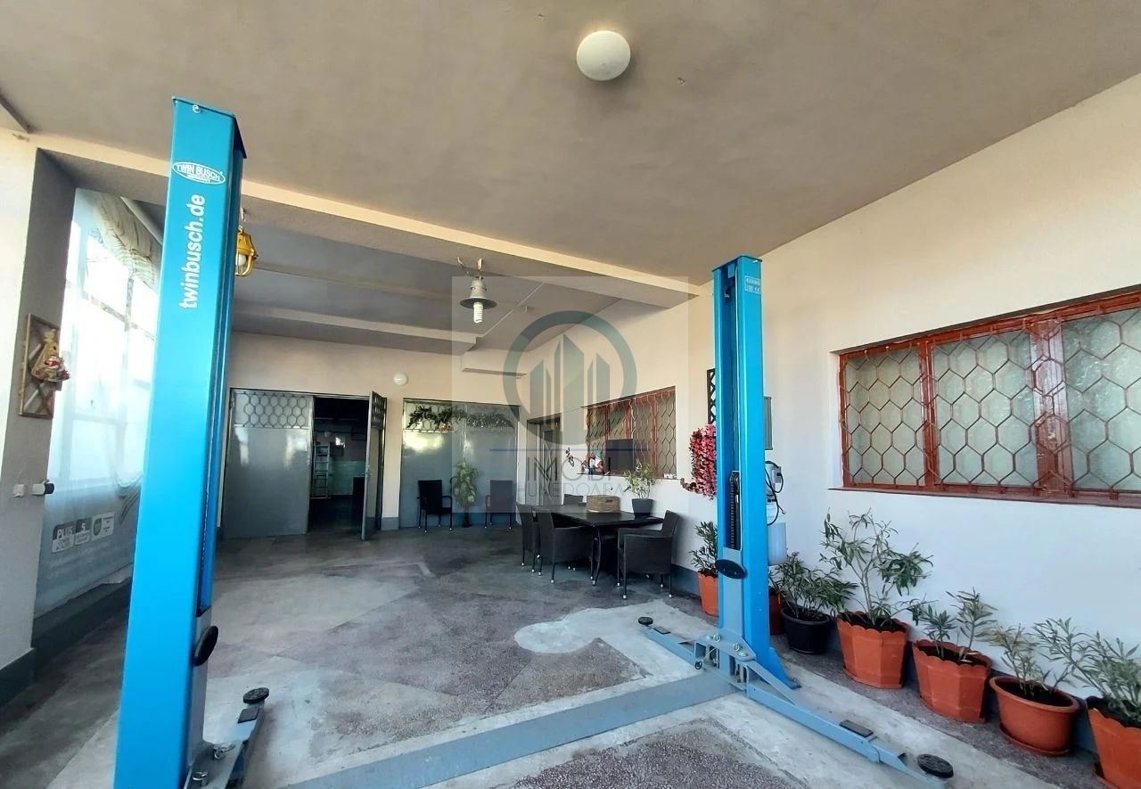 Vila Impresionanta în Deva–Construcție Solida 3 garaje inclus elevator - Poză 16