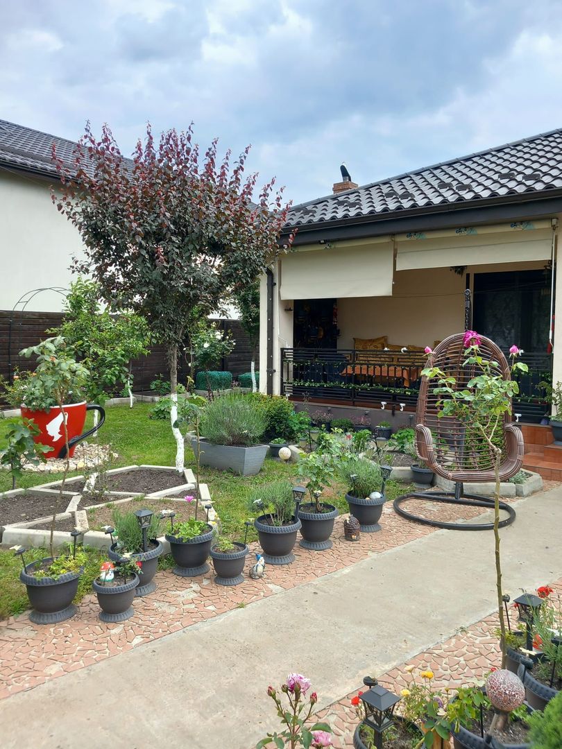 Parter cu structură pentru etaj, curte amenajată și organizare impeca - Poză 11