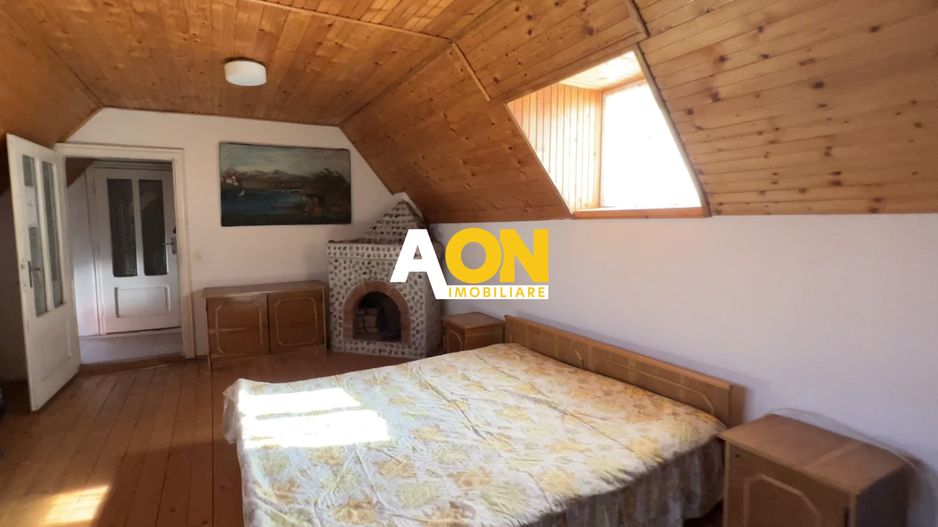 Casa de vanzare pretabila 2 familii, garaj, livada, comuna Pianu - Poză 5