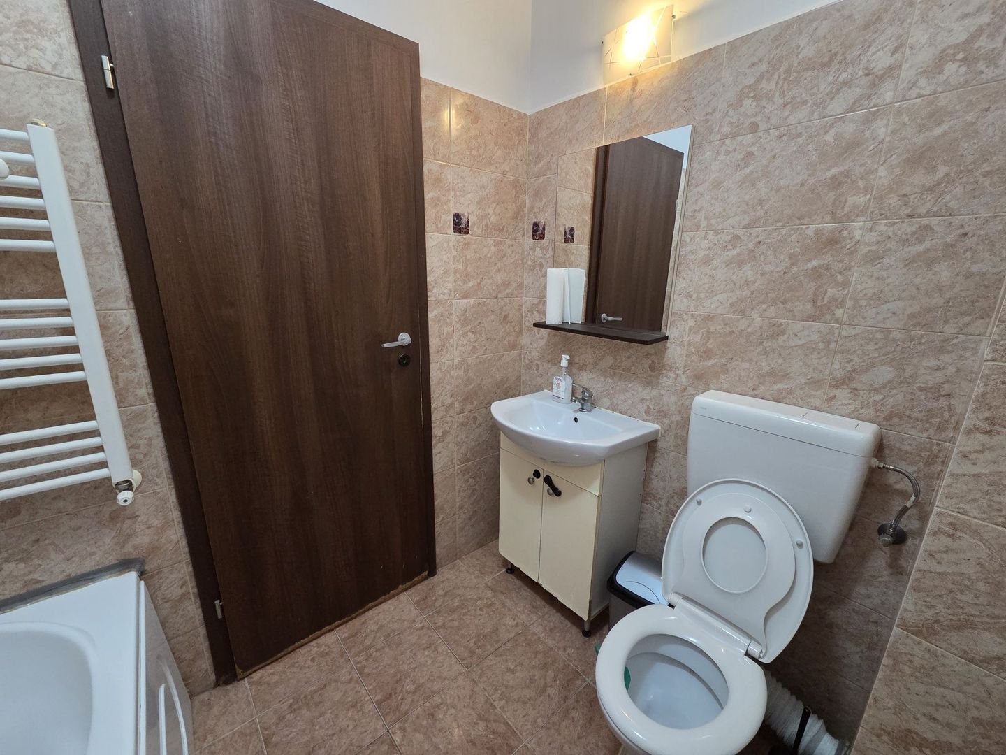 Apartament 2 camere de închiriat- Aparatorii Patriei-Centrala proprie - Poză 4