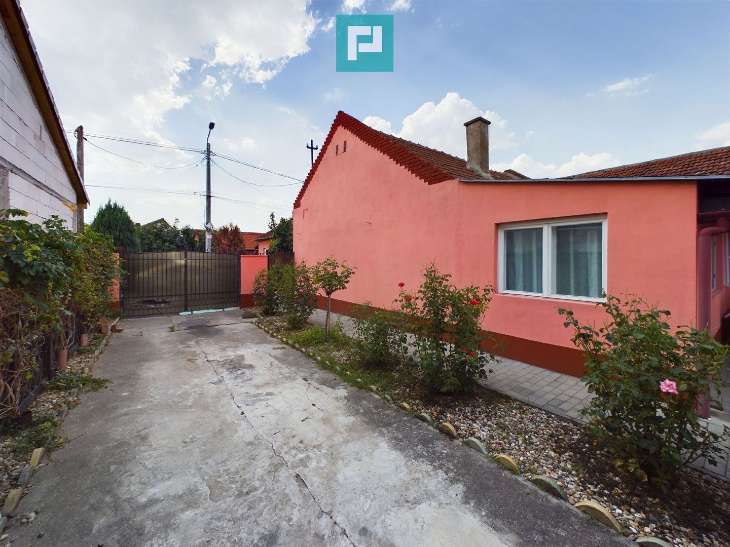 Casă cu 7 camere și 2 băi in Grădiște - Poză 25