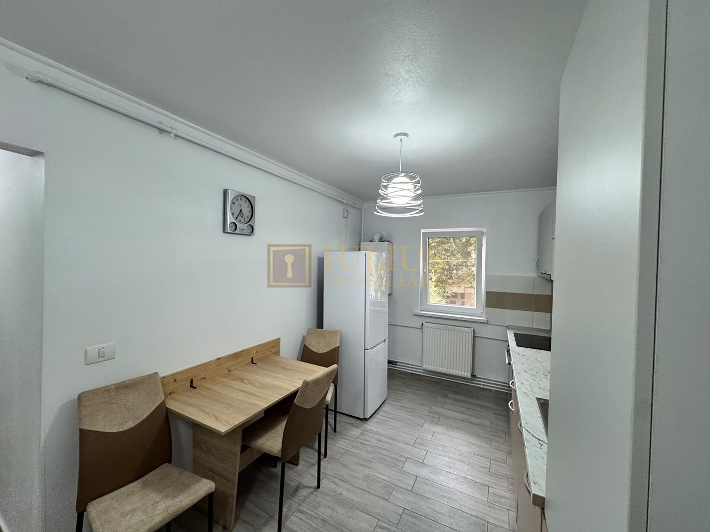 ARADULUI| 2 camere| etaj 1| centrala proprie| confort 1 - Poză 9