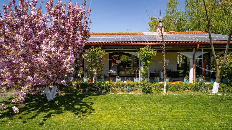 Resedinta spectaculoasa  – Vila exclusivista deschidere directa la lac - Poză 43