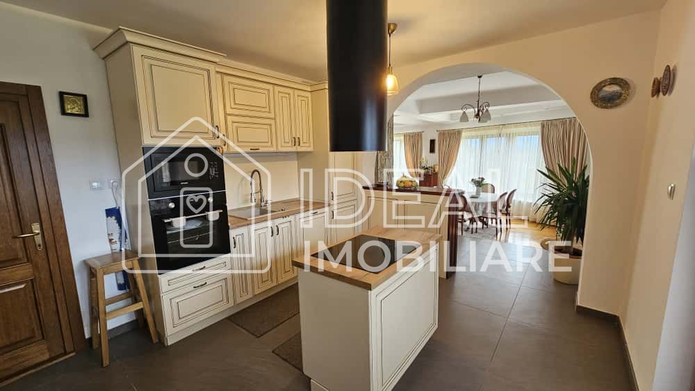 Casă deosebită, cu 5 camere, cu teren de 1132 mp – Cisnădioara - Poză 3