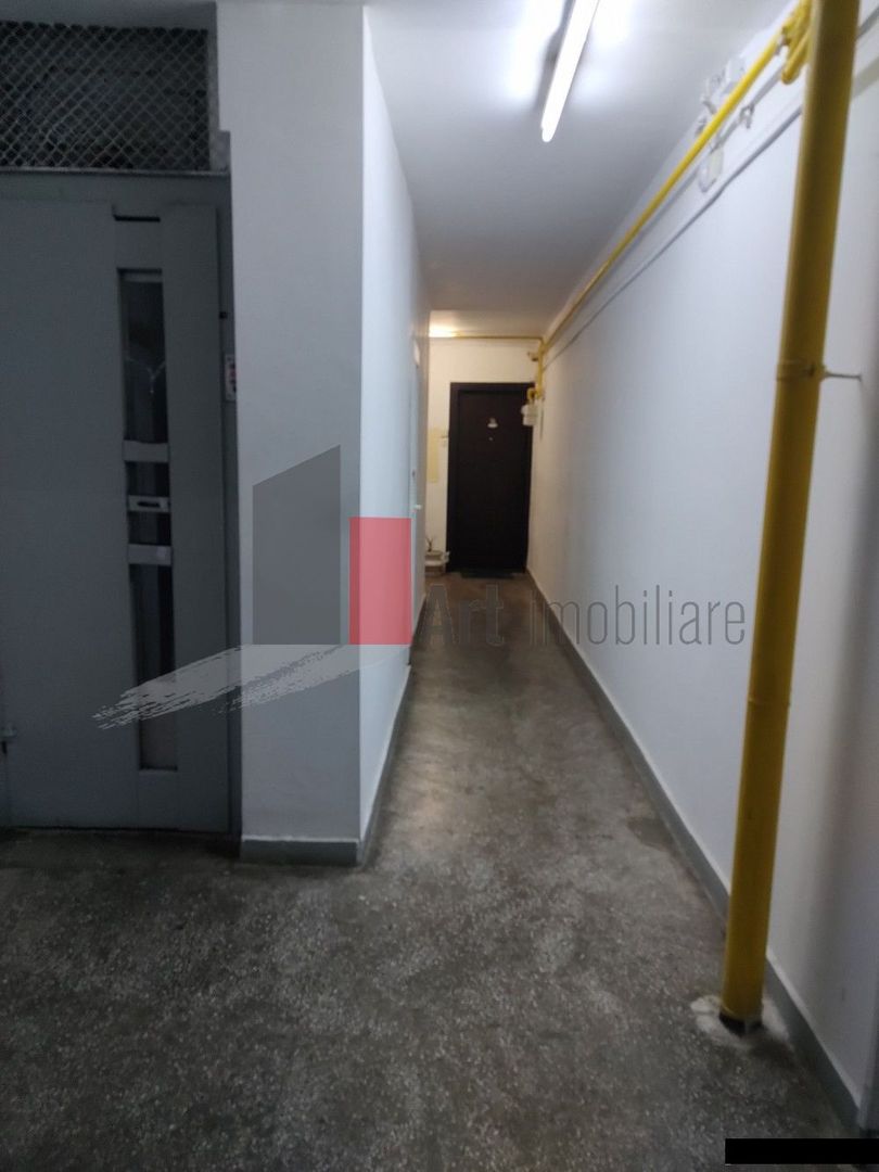 Apartament 3 camere Moinesti - Poză 6