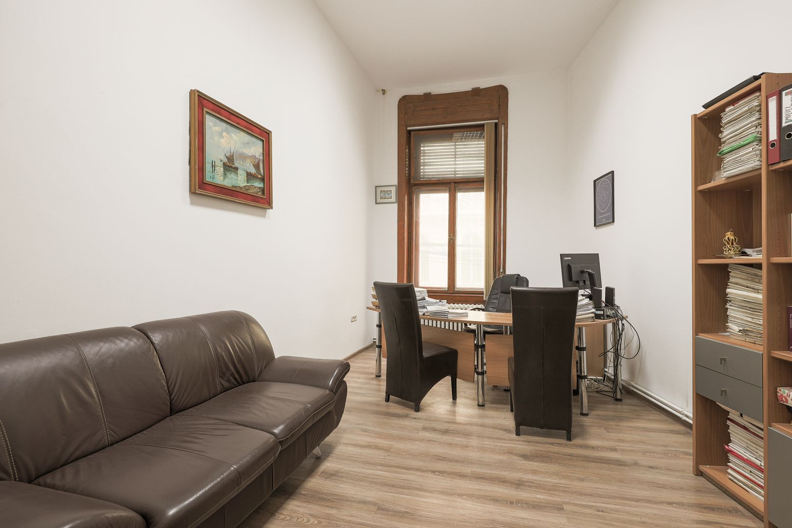 Apartament 6 camere cu potențial de birou în Palatul Kovacs - Poză 2